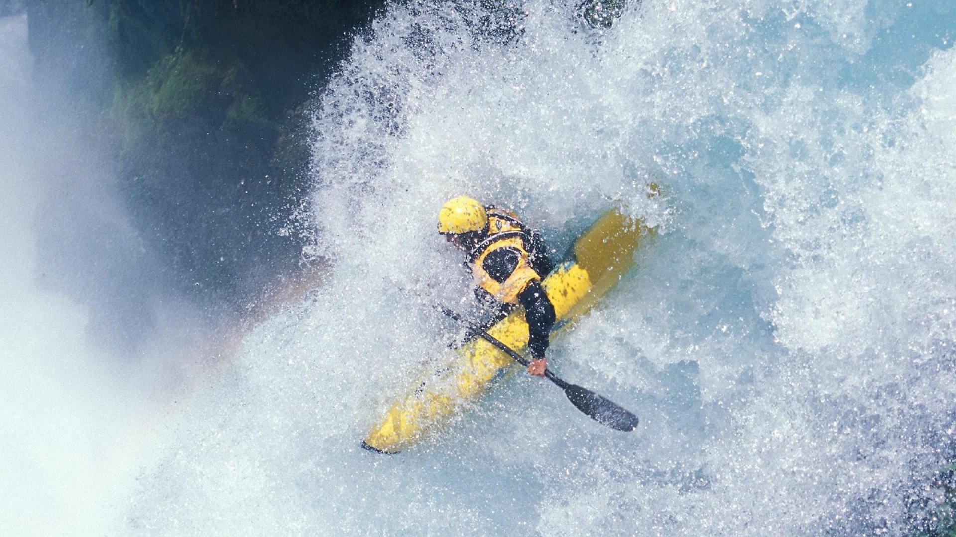 哈兰德再创欧冠历史新纪录,曼城豪取三连胜,哈兰德代表两支球队参加欧冠